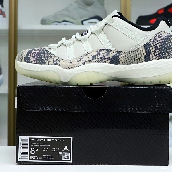 BONE 11 JORDAN LIGHT SNAKESKIN AIR LOW 1012